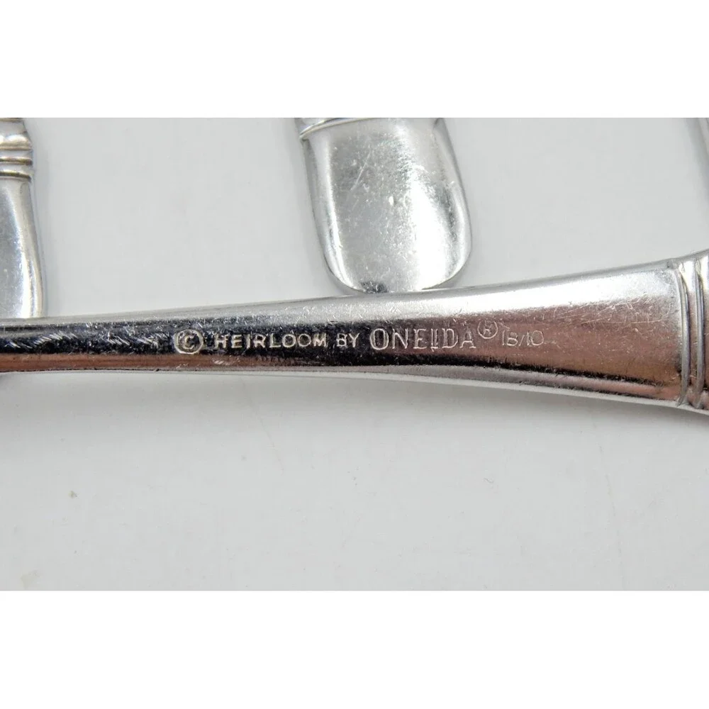 Oneida ASTRAGAL Heirloom 18/10 Oval Teaspoon 6 Inch Flatware Set of 4